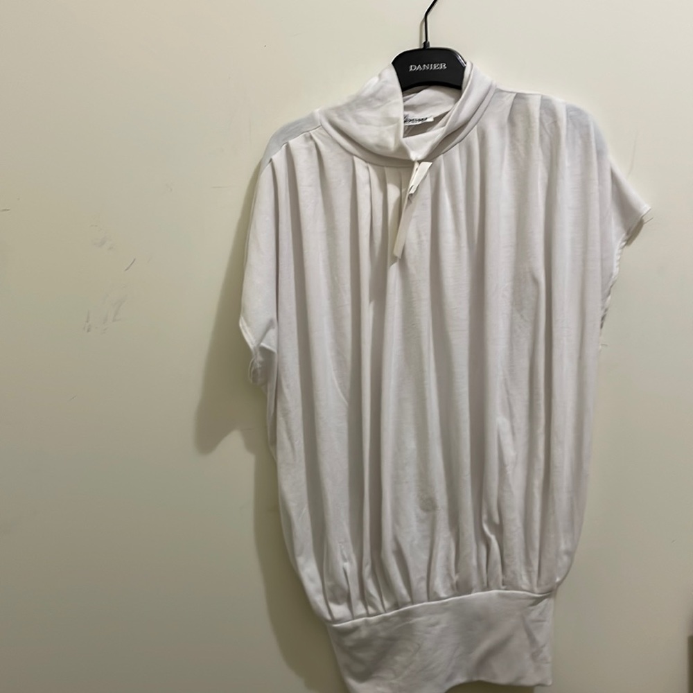 Necessary Objects white top (sz l)